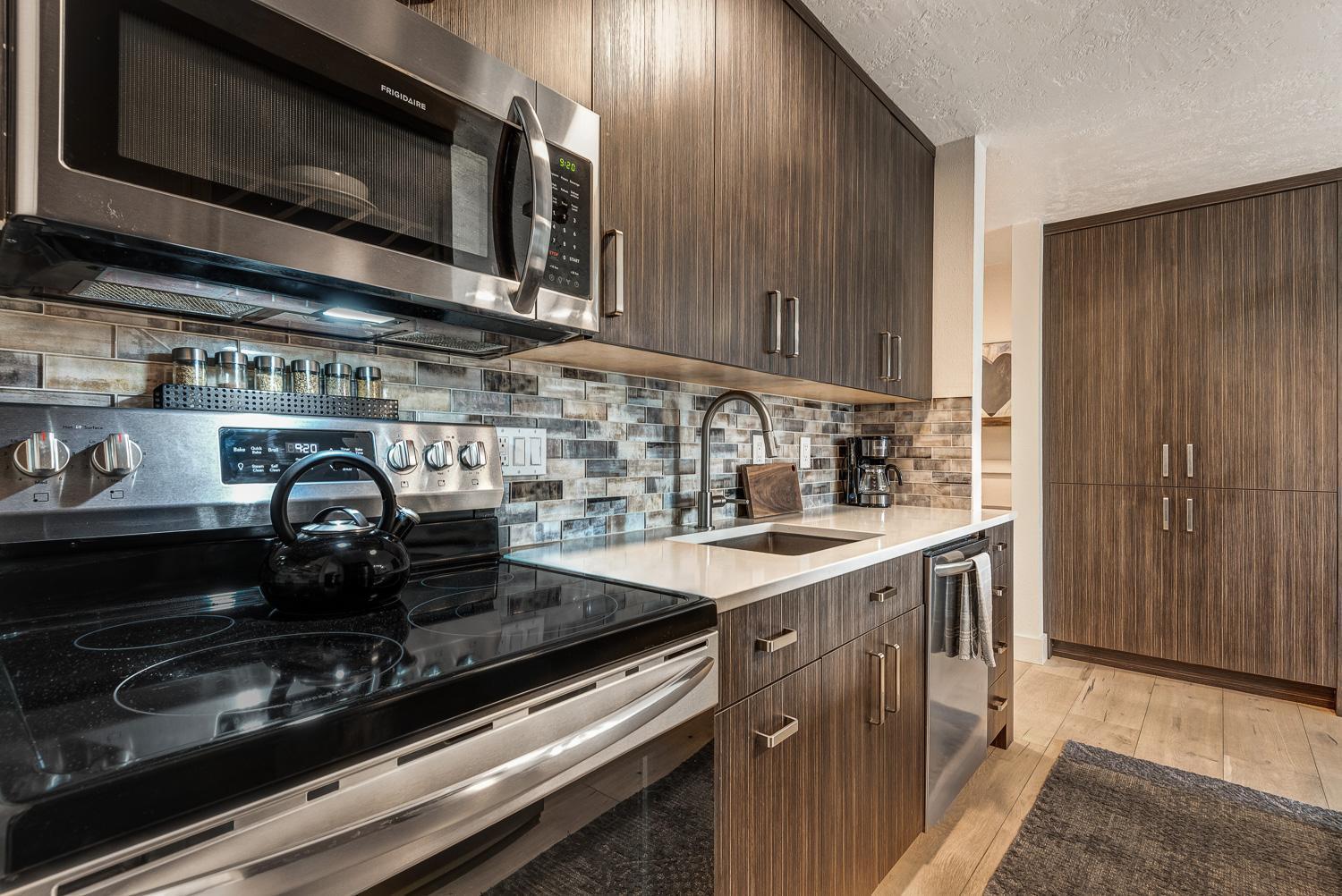 Pioneer Park Rentals Downtown Bend Room photo