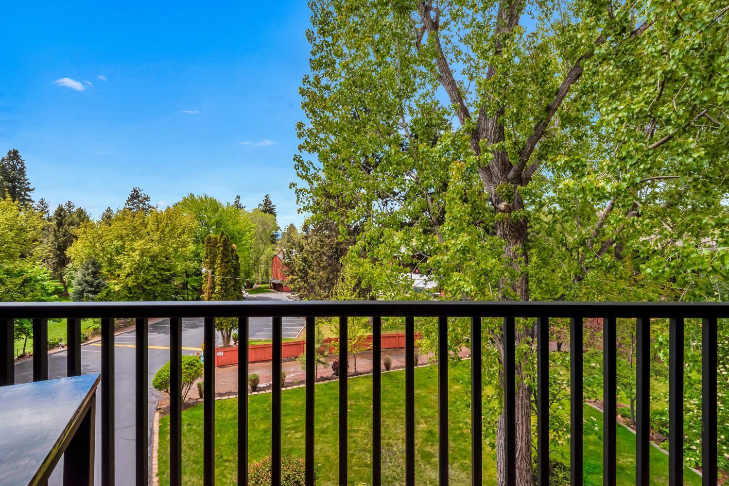 Pioneer Park Rentals Downtown Bend Room photo