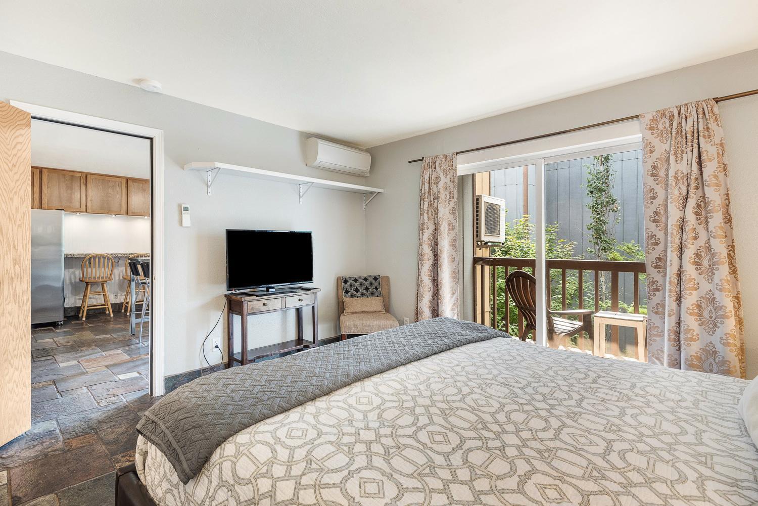 Pioneer Park Rentals Downtown Bend Room photo