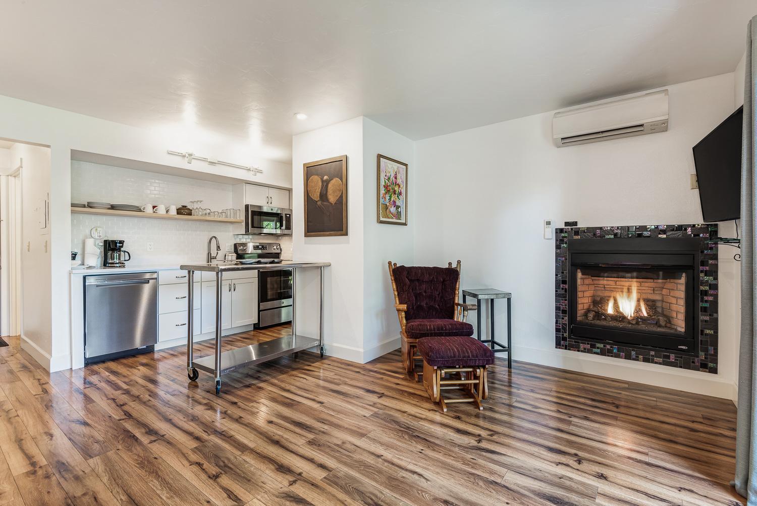 Pioneer Park Rentals Downtown Bend Room photo